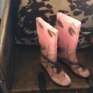 Women’s rain boots